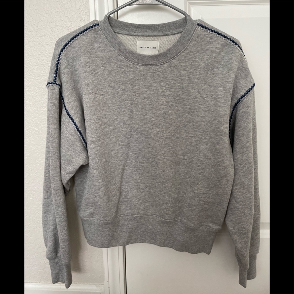 American Eagle Soft Light Gray Crew Neck with Blue Detail Stitching - S